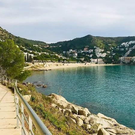 Castell Blau Апартаменты *